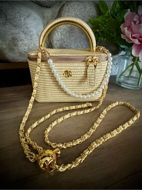 NWT Chic Classic On Trend Raffia Top Handle Crossbody Bag Luxury Vanity